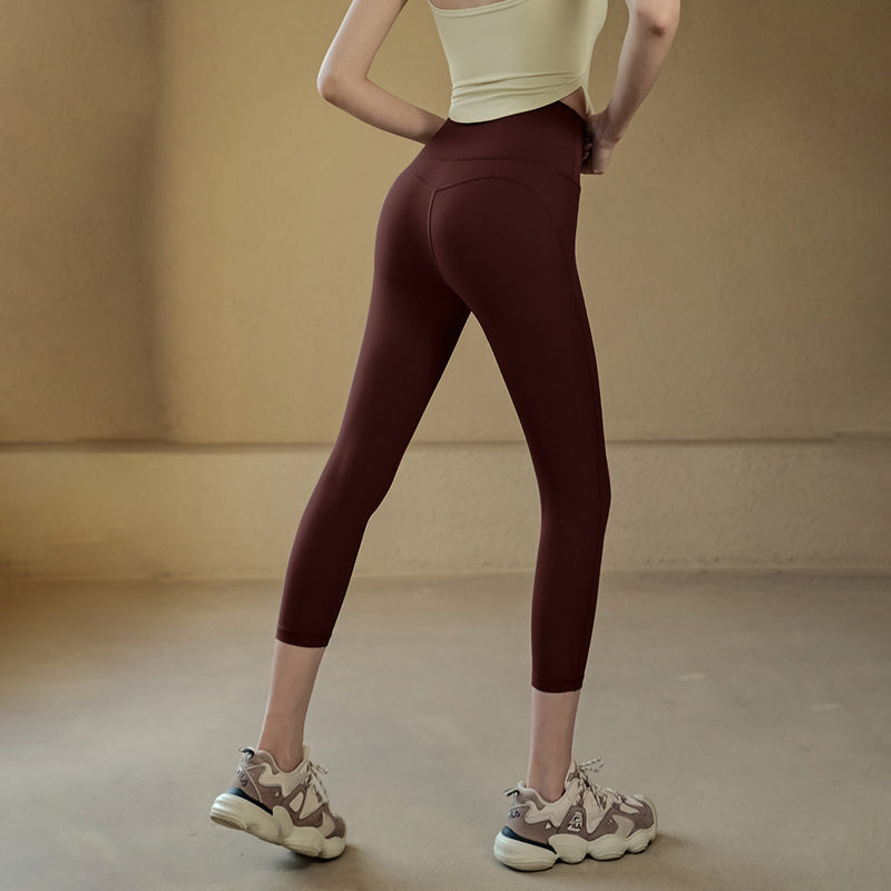 Nude high-waist butt-lifting cropped pants