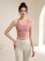 Shockproof sports bra with wide shoulder straps