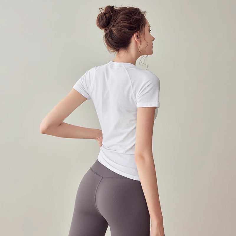 The round neck is slim, Light and light, Breathable and sporty short sleeves