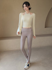 Fashionable halterneck long sleeves