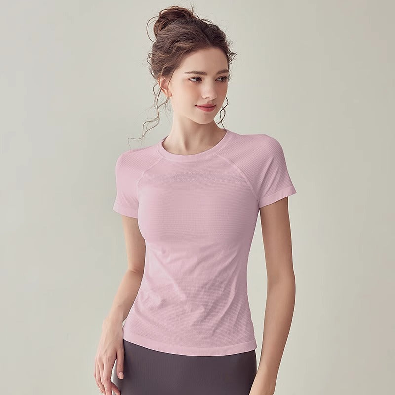 The round neck is slim, Light and light, Breathable and sporty short sleeves