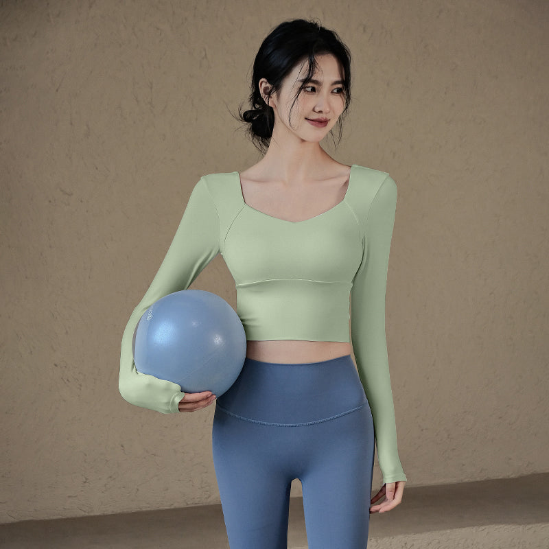 Professional long sleeves with chest pads