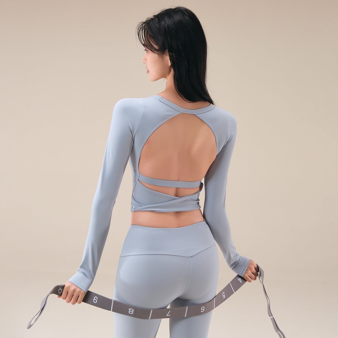 Slim sports cut-out beautiful back T-shirt