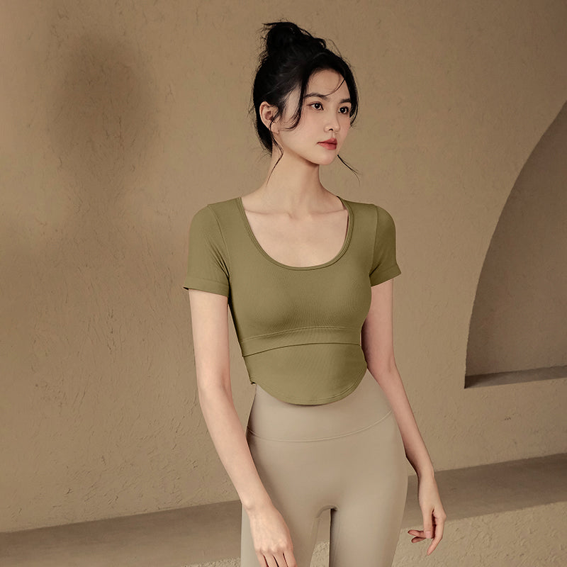 Professional yoga t-shirt with pads