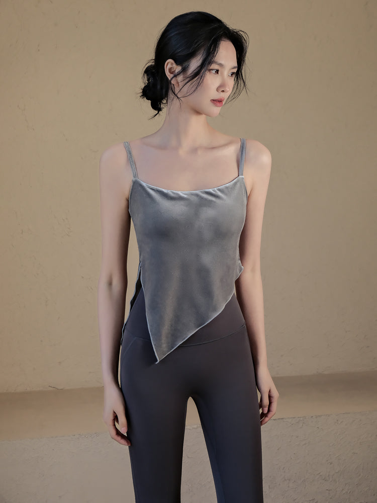 A high-end all-in-one sports vest