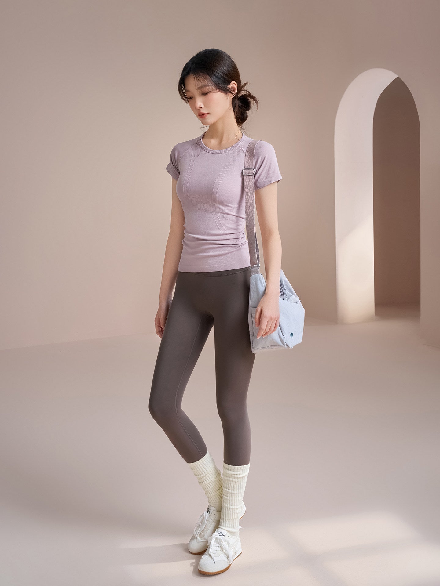 Soft skin-friendly and breathable yoga short sleeves
