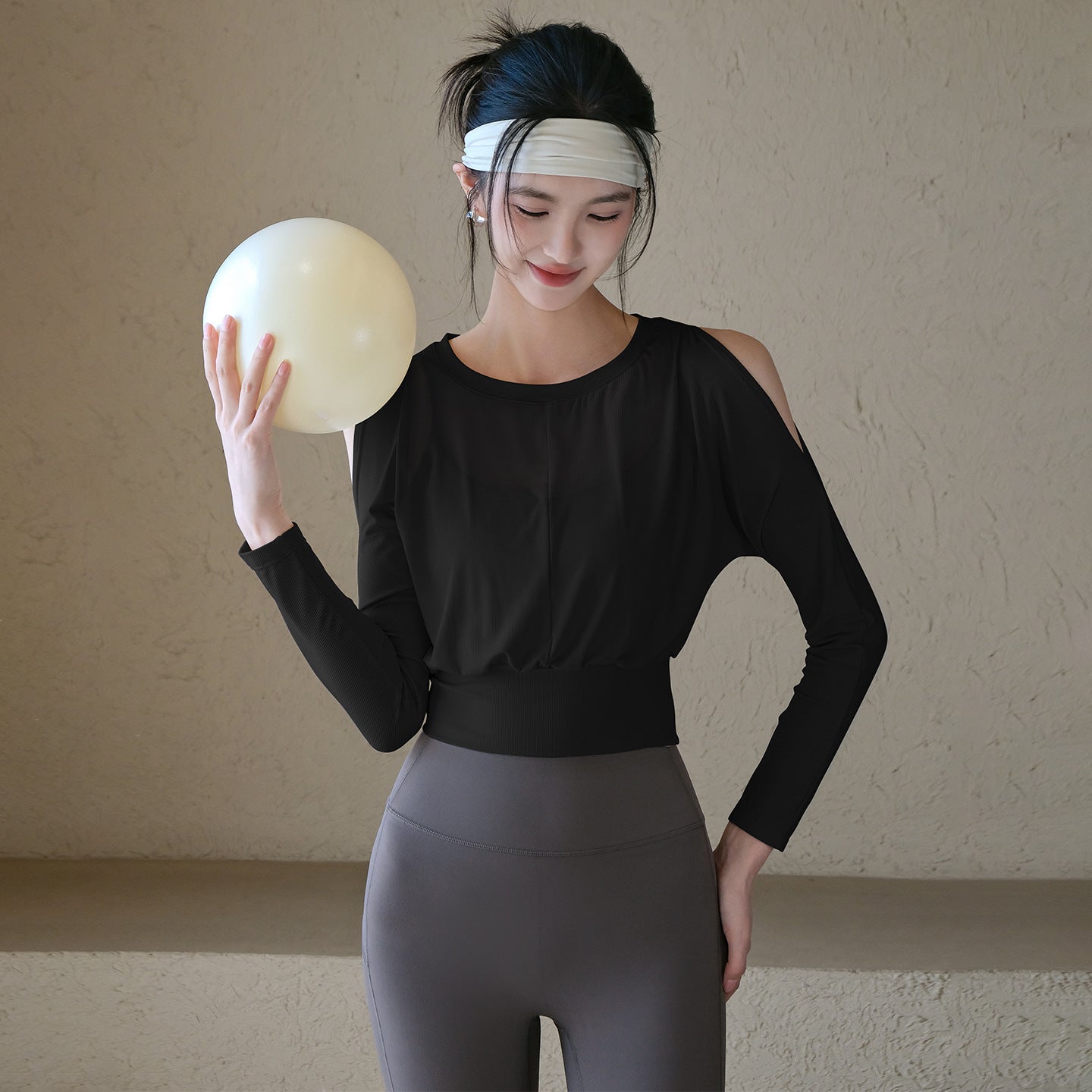 Waist slimming sexy off-the-shoulder fitness top