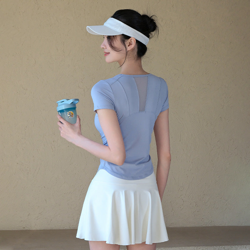 Mesh panels are breathable, Dry, Breathable, And short sleeves