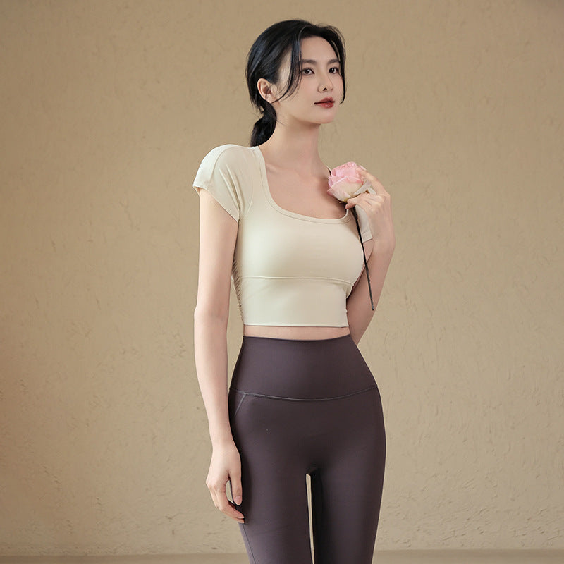 Mesh back padded short sleeve t-shirt