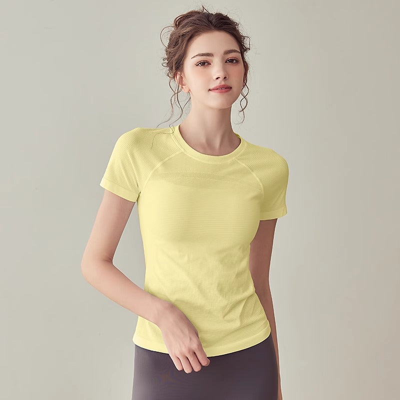 The round neck is slim, Light and light, Breathable and sporty short sleeves