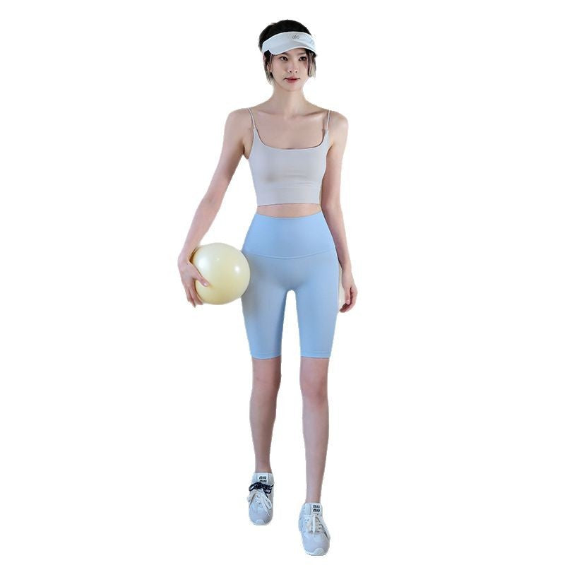 Nude peach hip-lifting skinny shorts
