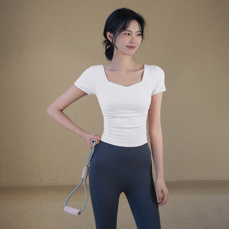 Slimming fitness t-shirt with chest pads
