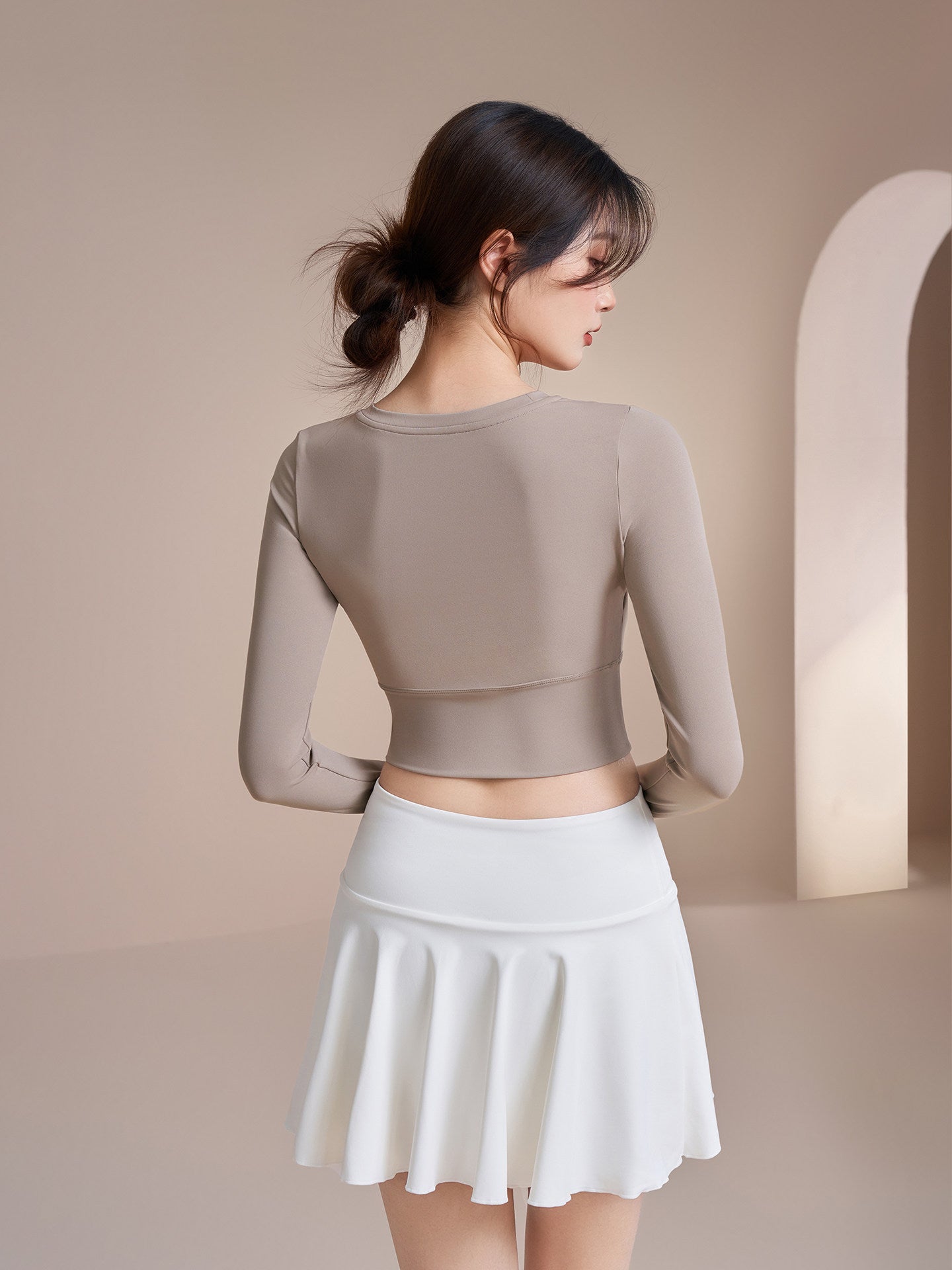Skin-friendly high-elastic cut-out sports long sleeves