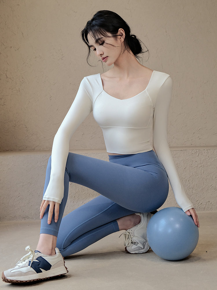 Professional long sleeves with chest pads