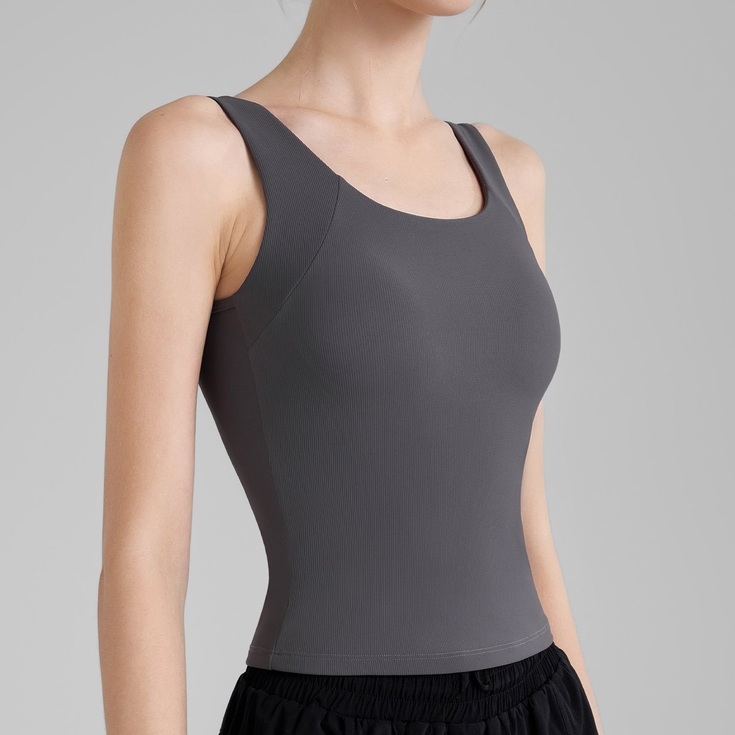 High-strength threaded sports vest