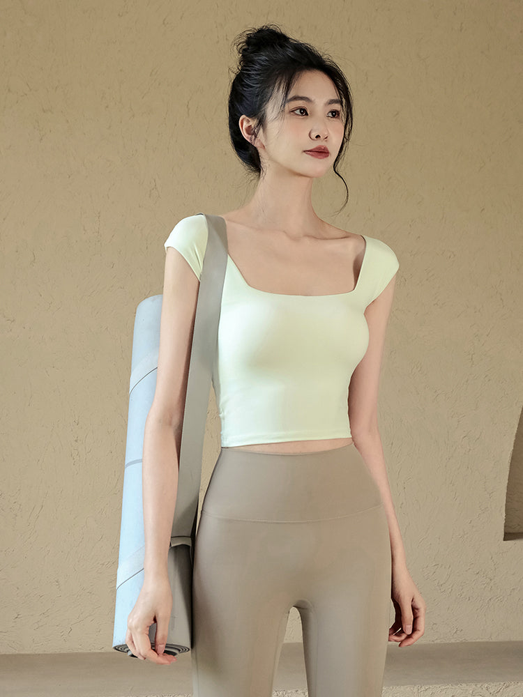 Sports short sleeves with chest pads
