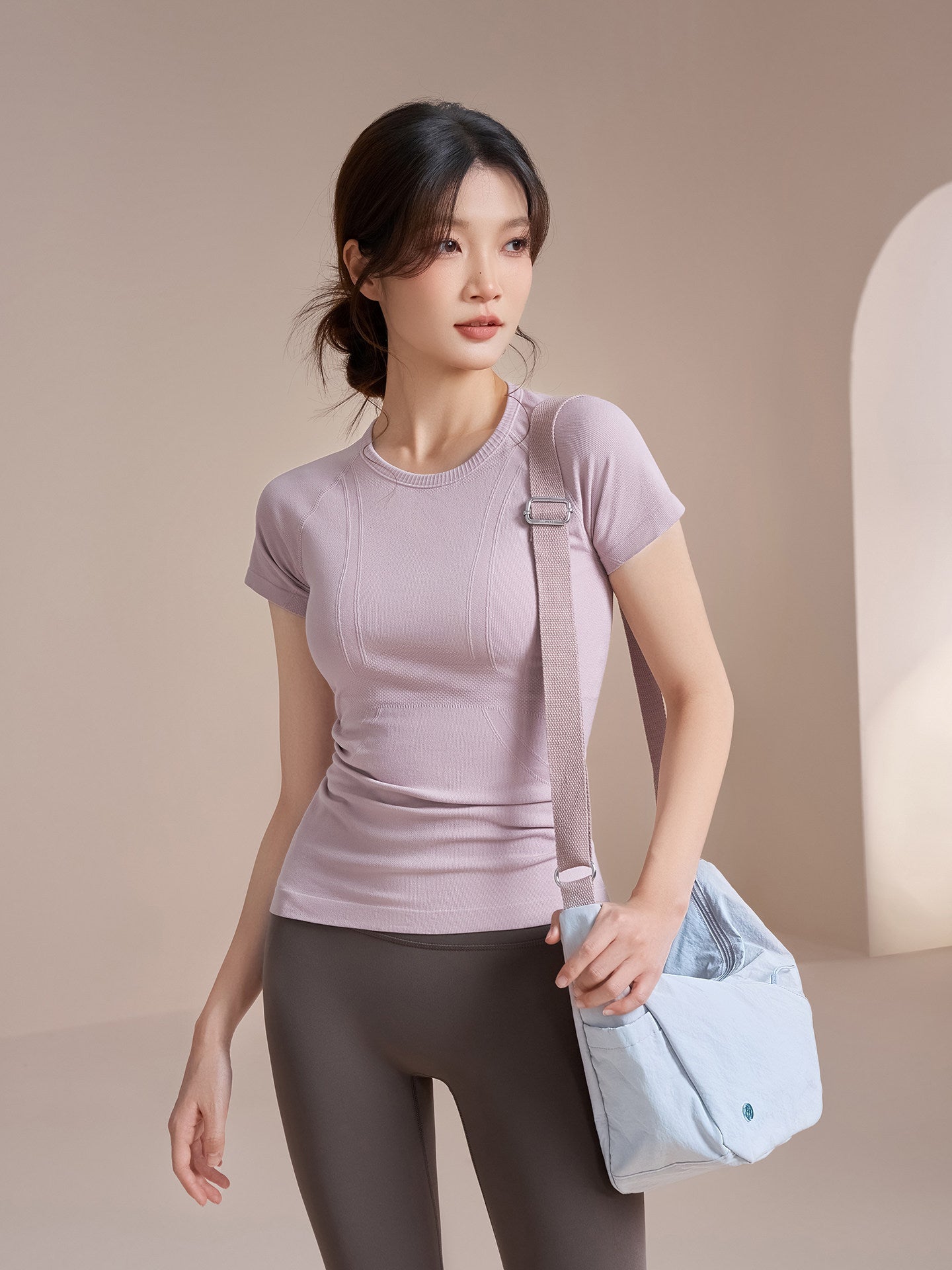 Soft skin-friendly and breathable yoga short sleeves