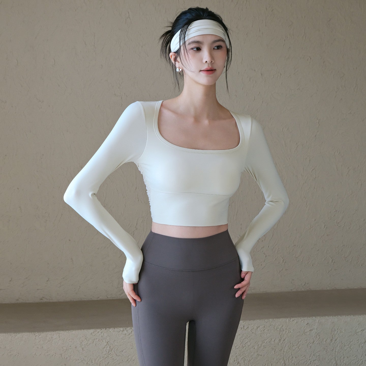 With chest pad, Yoga mesh beautiful back and long sleeves