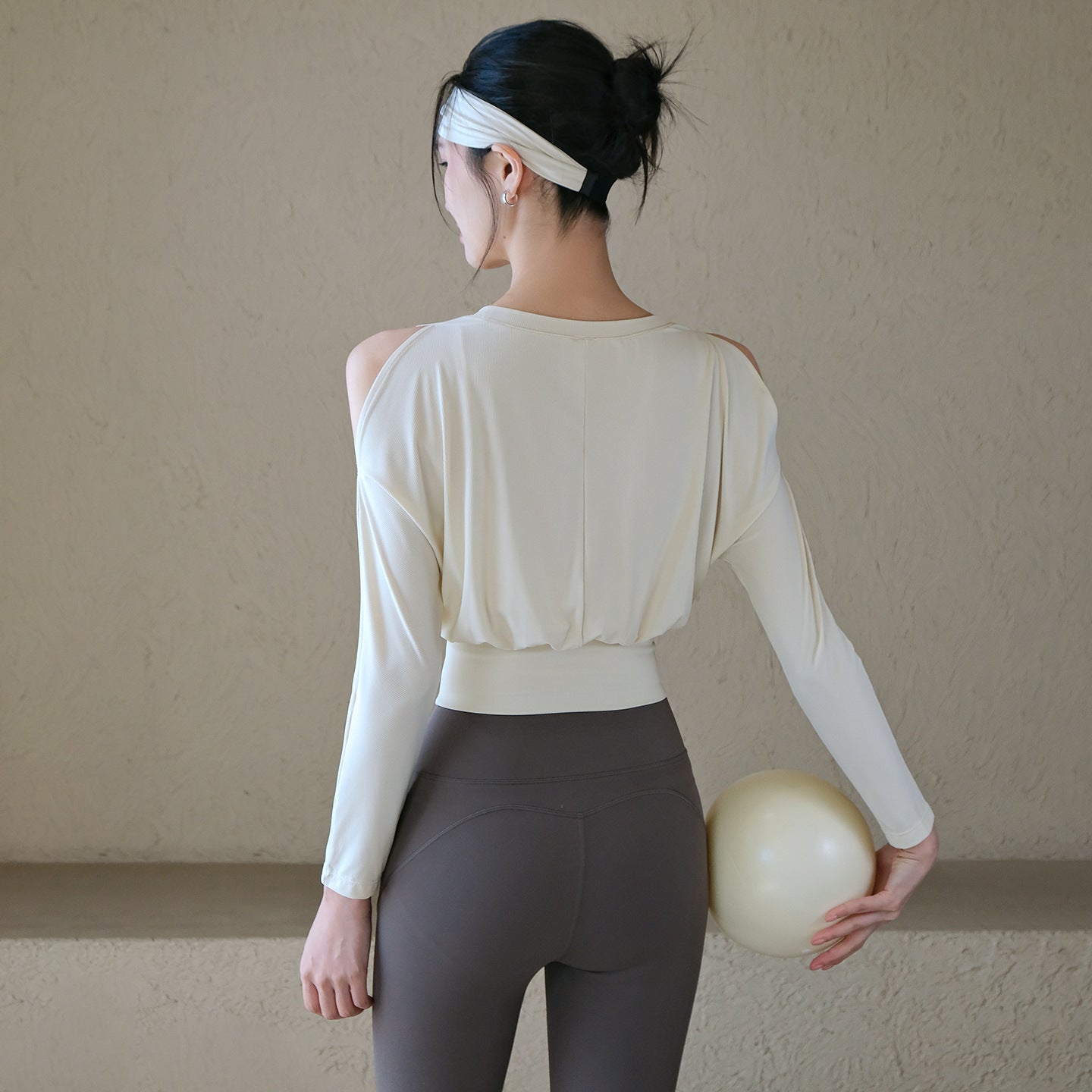 Waist slimming sexy off-the-shoulder fitness top
