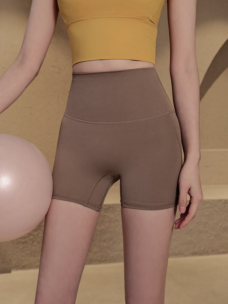 Tight butt lifting short shorts