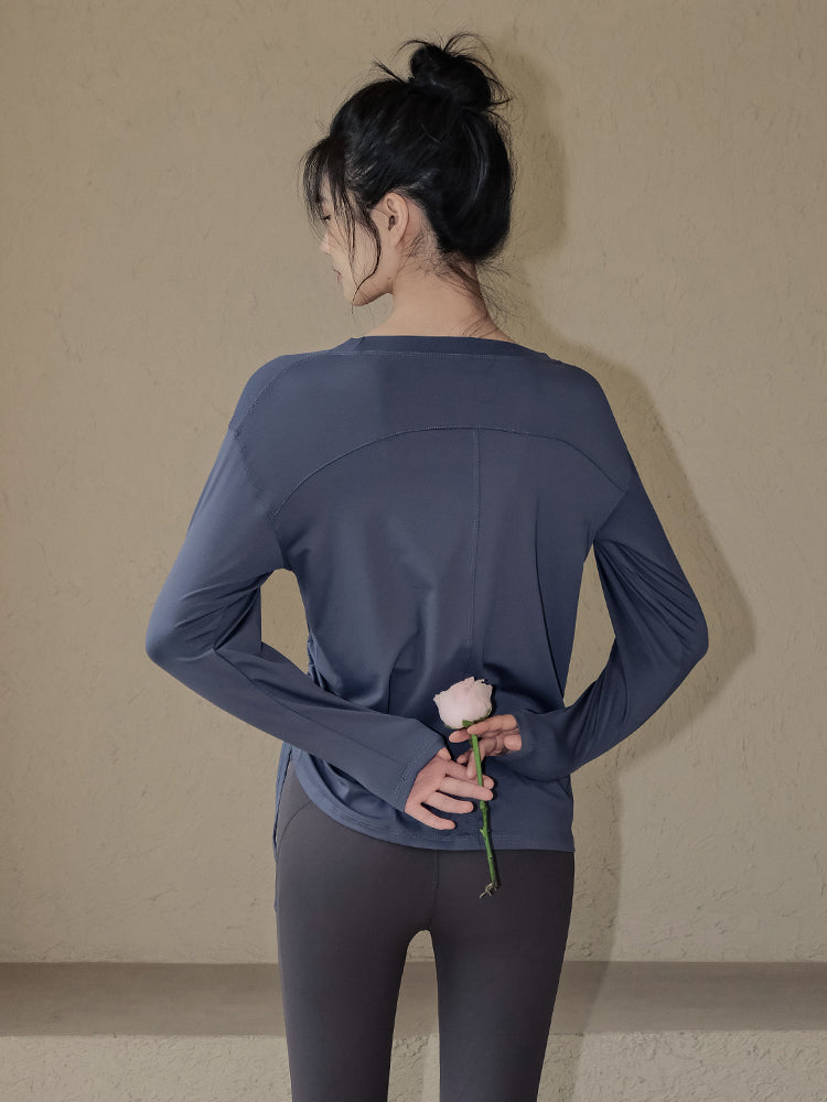 Loose and breathable yoga long sleeves