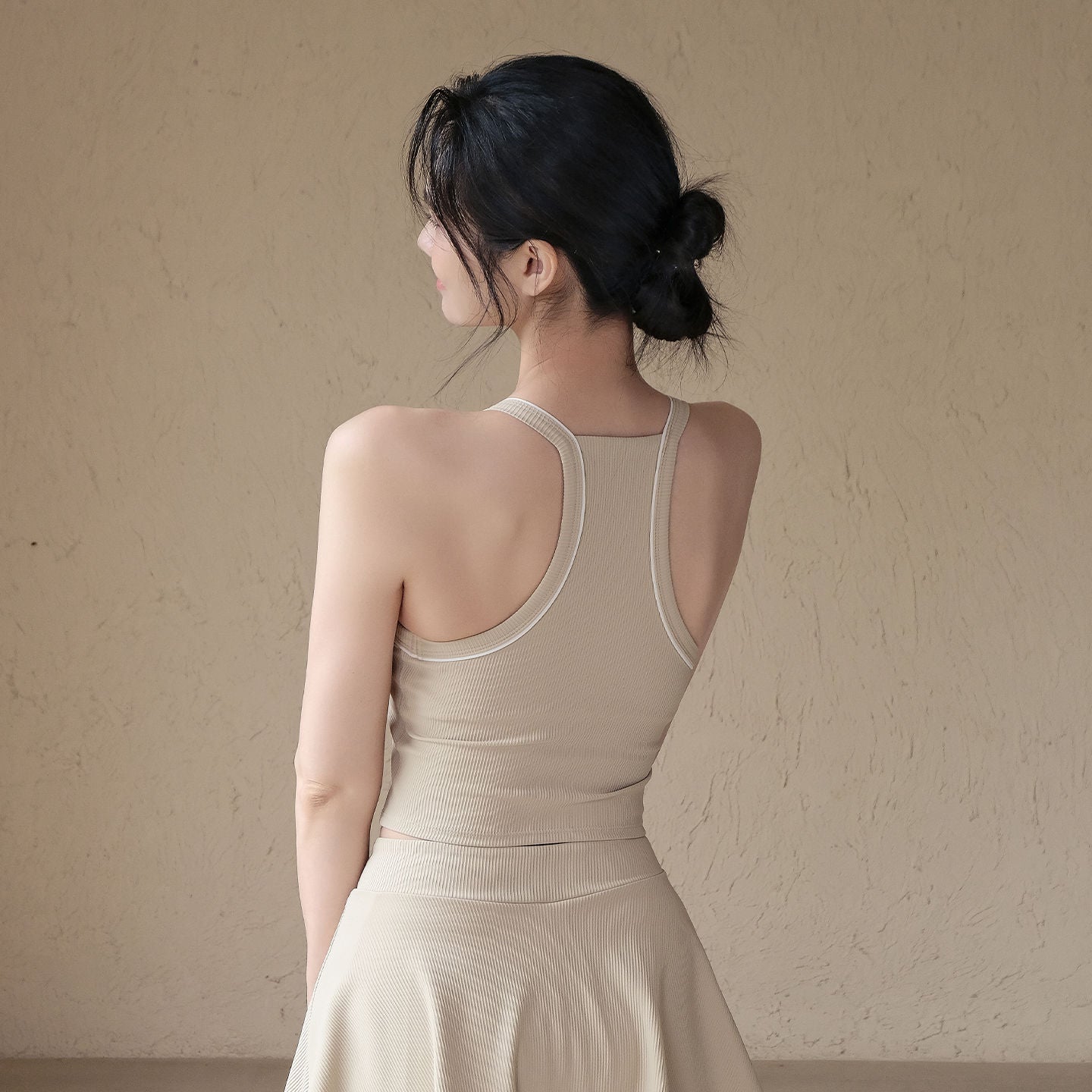 Nude yoga beauty back vest