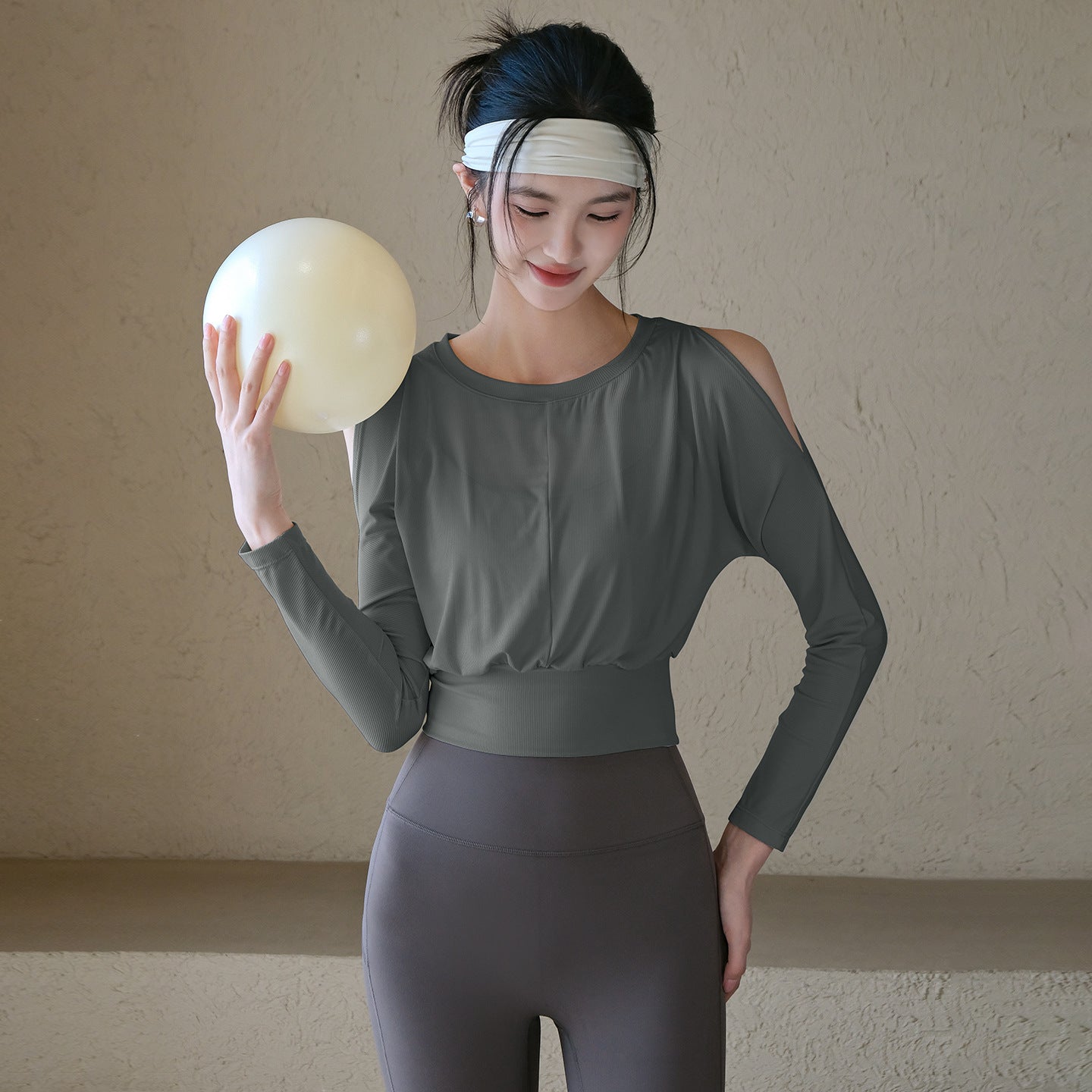 Waist slimming sexy off-the-shoulder fitness top