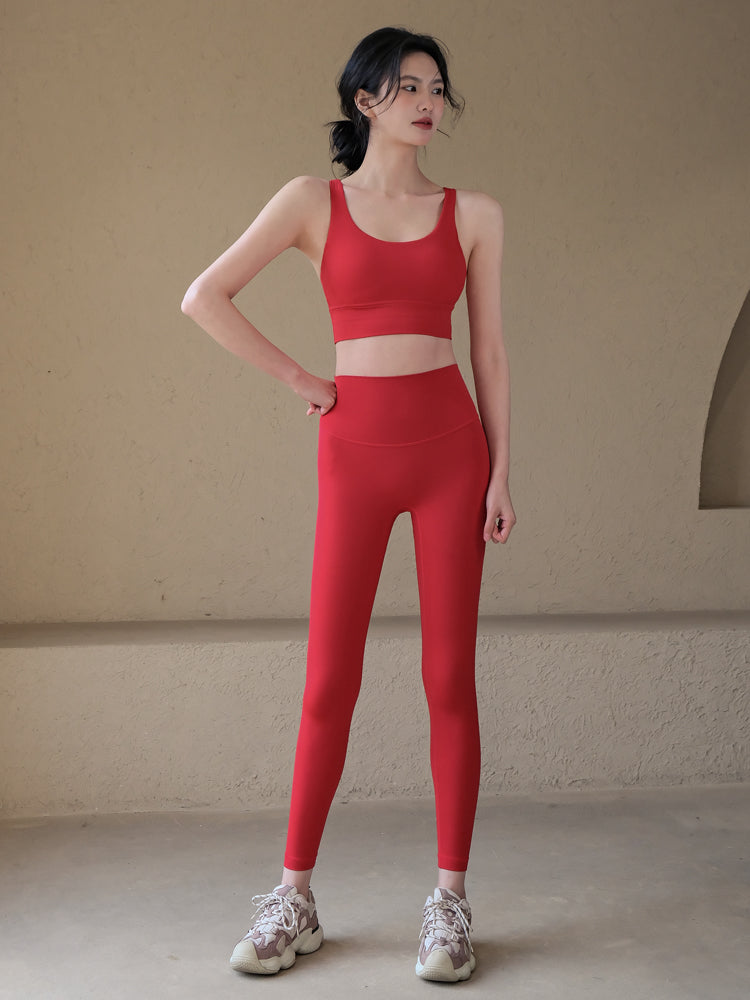 Cross-back sports bra