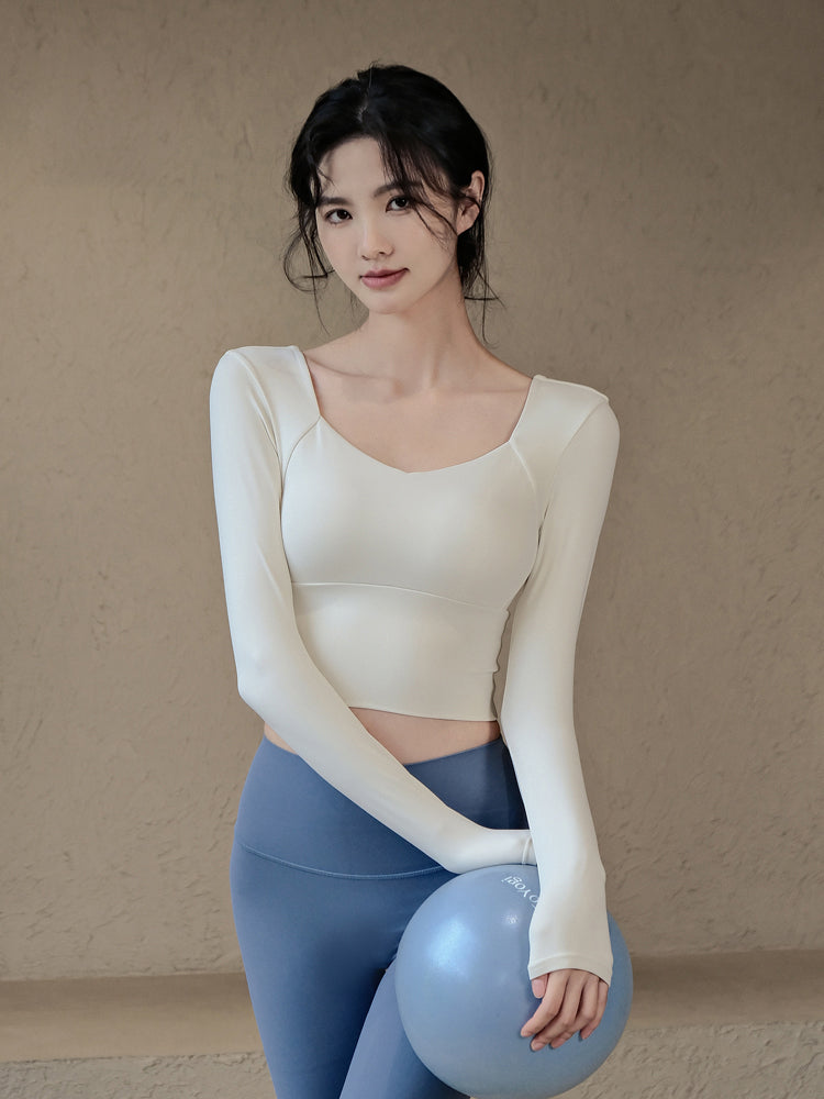 Professional long sleeves with chest pads