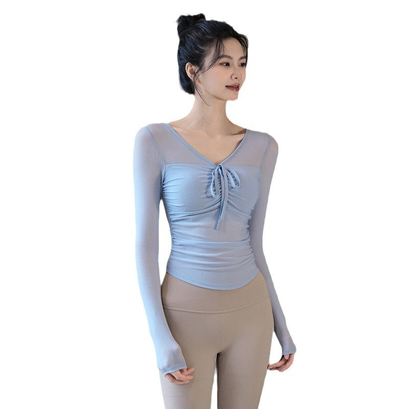 Long-sleeved gym clothes with chest pads and mesh