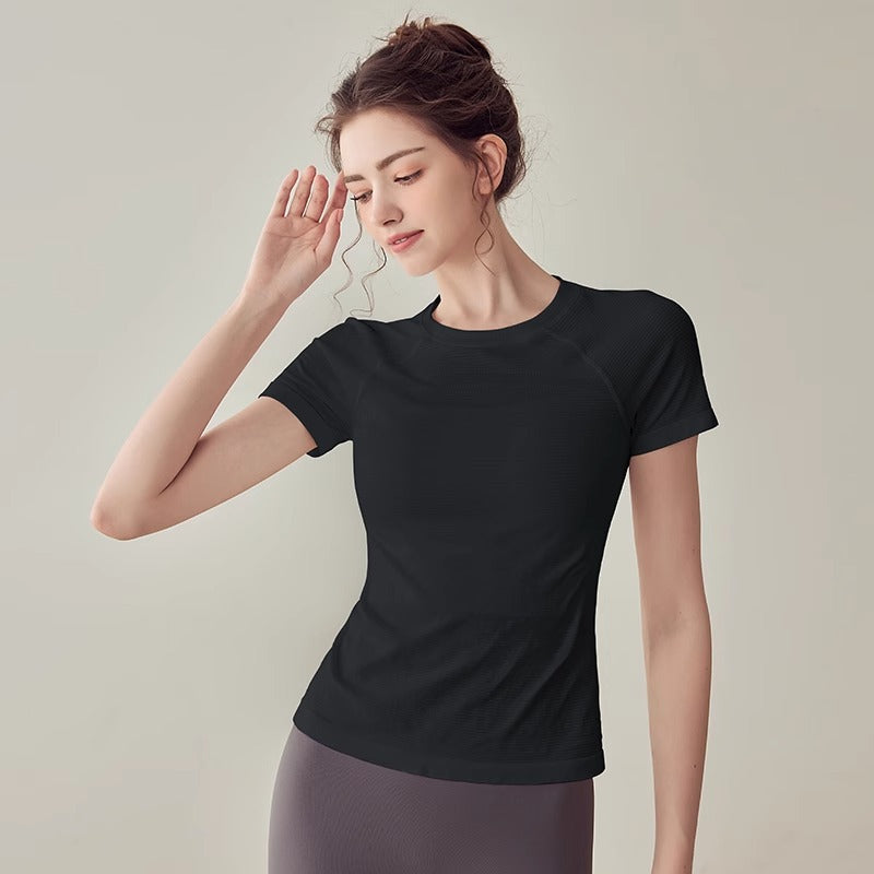 The round neck is slim, Light and light, Breathable and sporty short sleeves