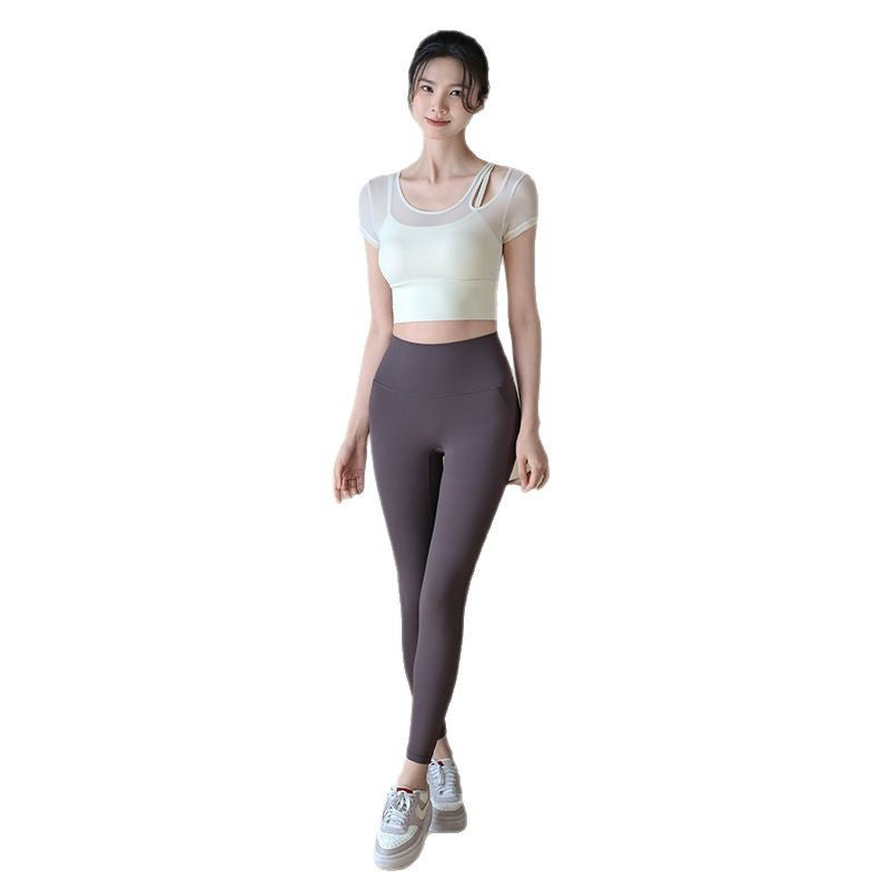Sexy cut-out mesh looks slim and breathable short sleeves