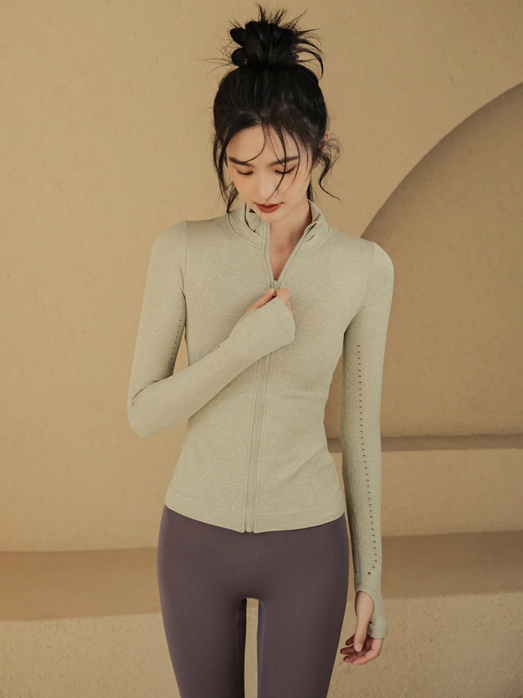 Zip-fitting jacket