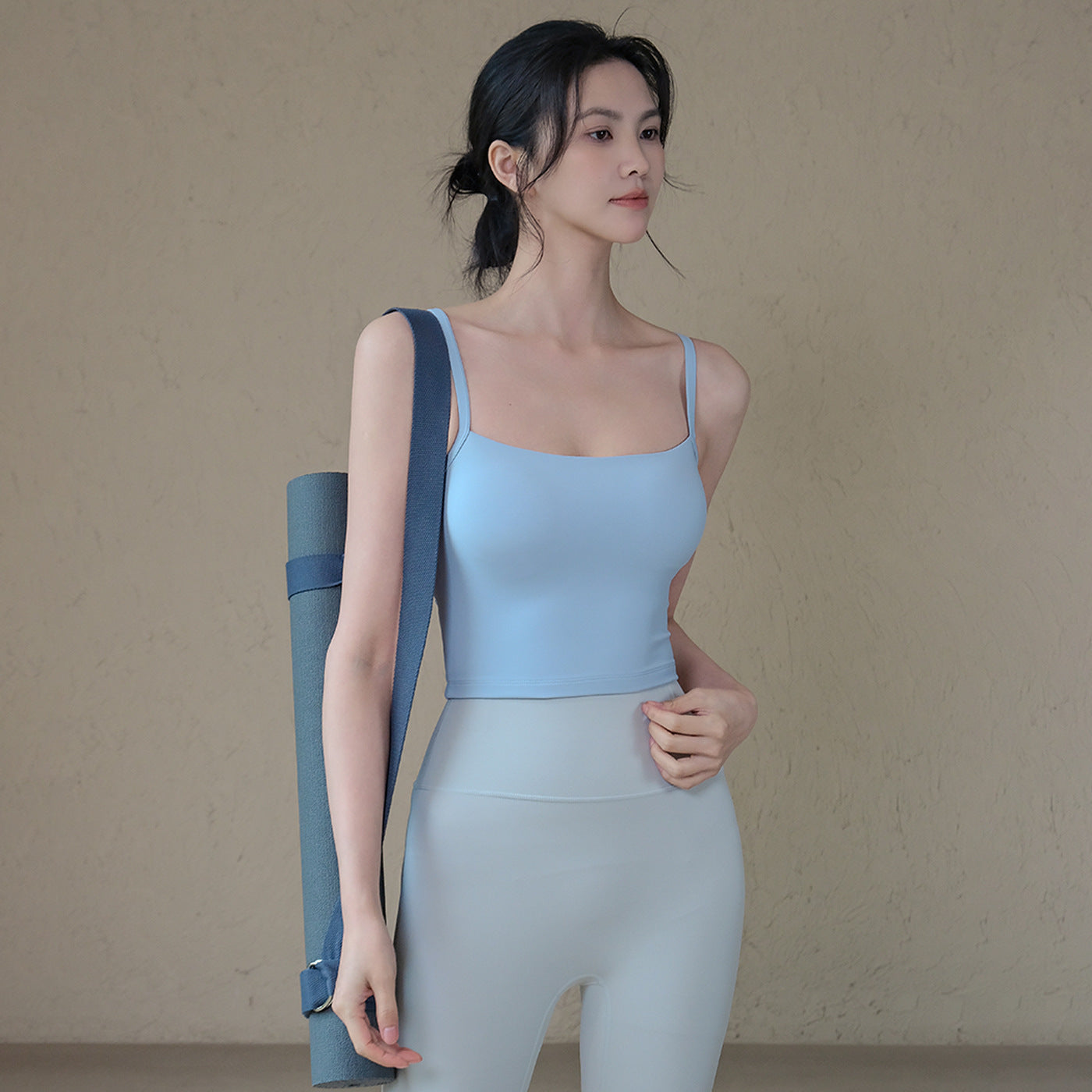 Slim and breathable, One-piece shockproof Pilates fitness bra