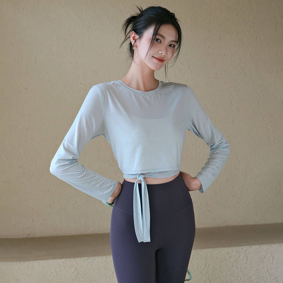 Hollow beautiful back yoga top with long sleeves