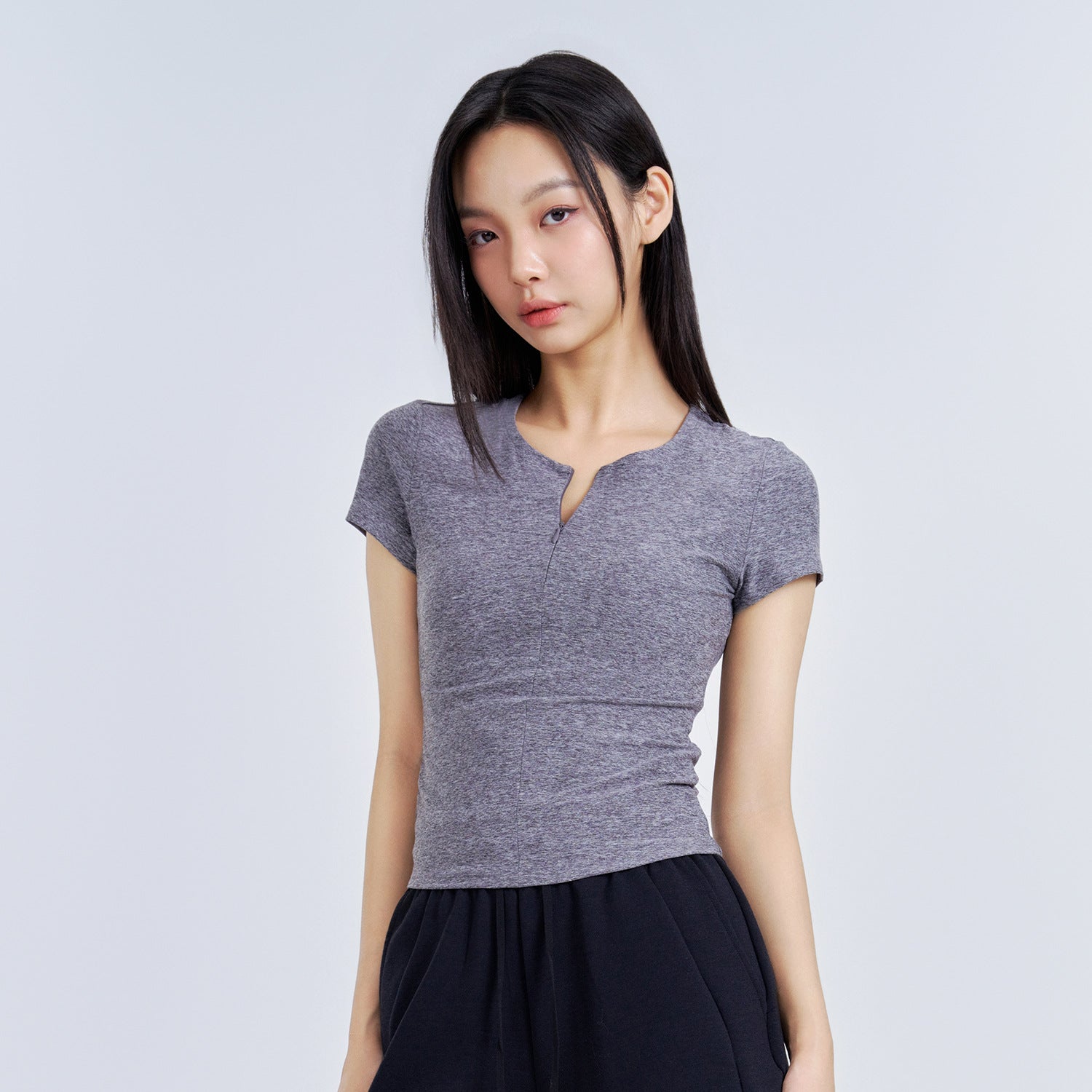 Slim height and sports short sleeves