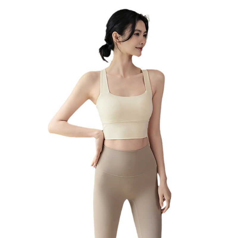 One-piece cup outdoor fitness bra