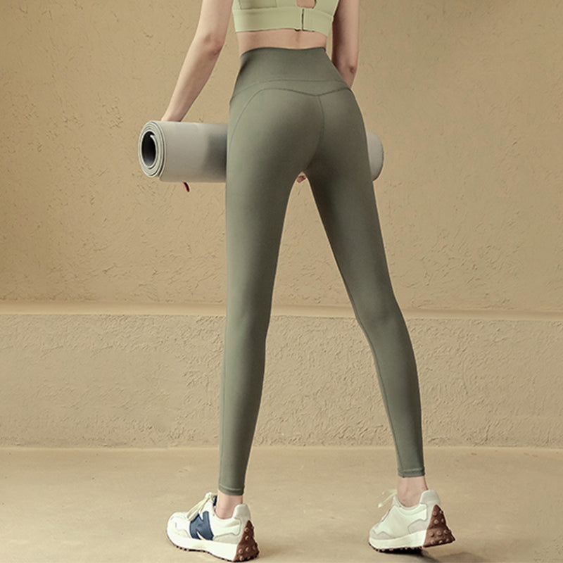 Wear nude sports tight trousers