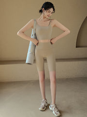 Tight quick-drying trousers
