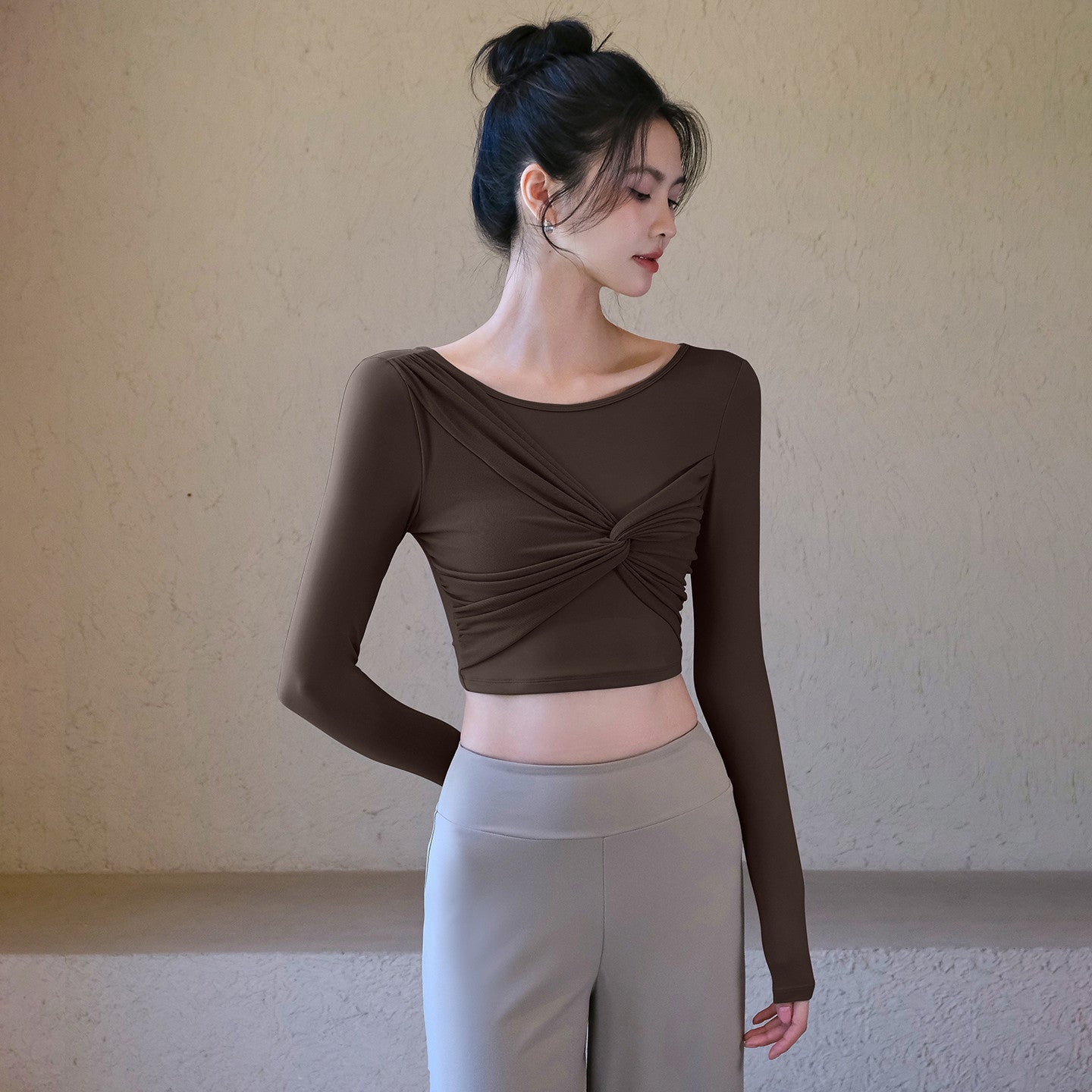 Sexy beautiful back sports long sleeves