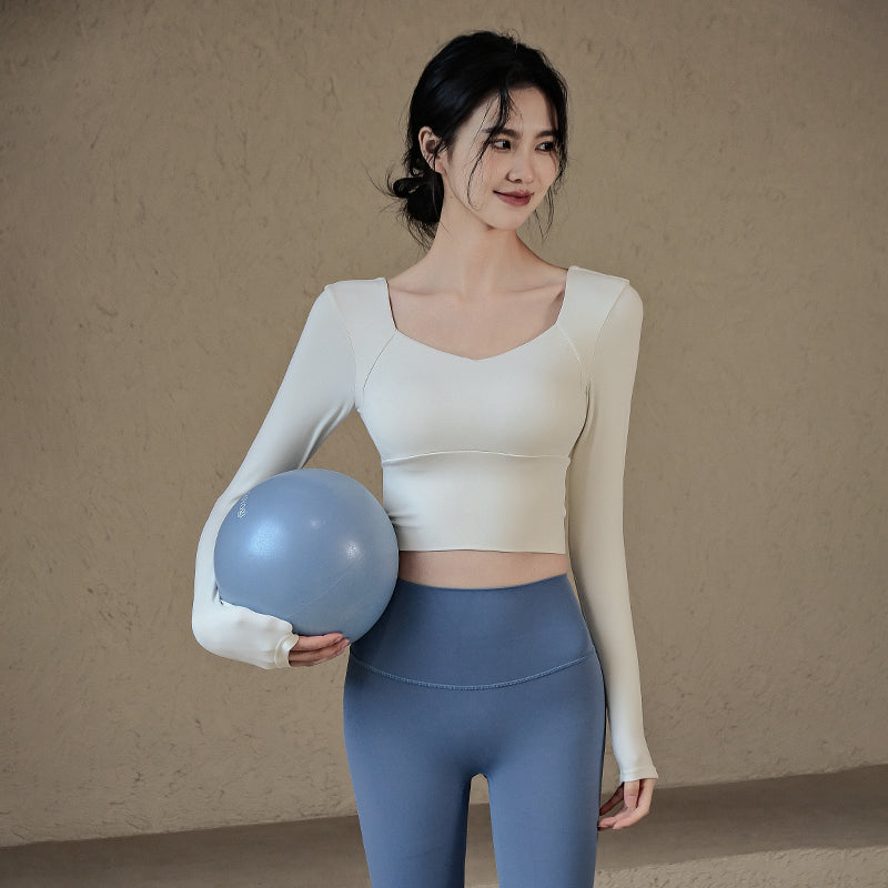 Professional long sleeves with chest pads