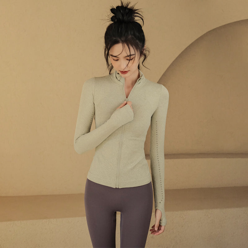Zip-fitting jacket