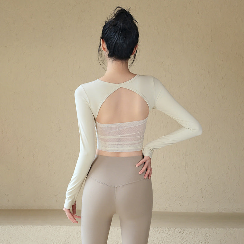 Mesh long-sleeved shirt with a beautiful back