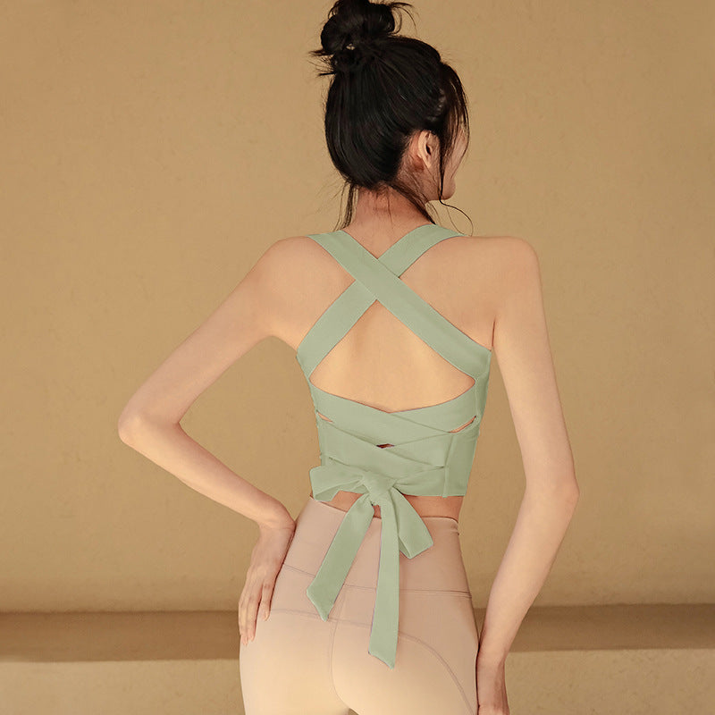 A bra with a chest pad to prevent shocks and gather a beautiful back