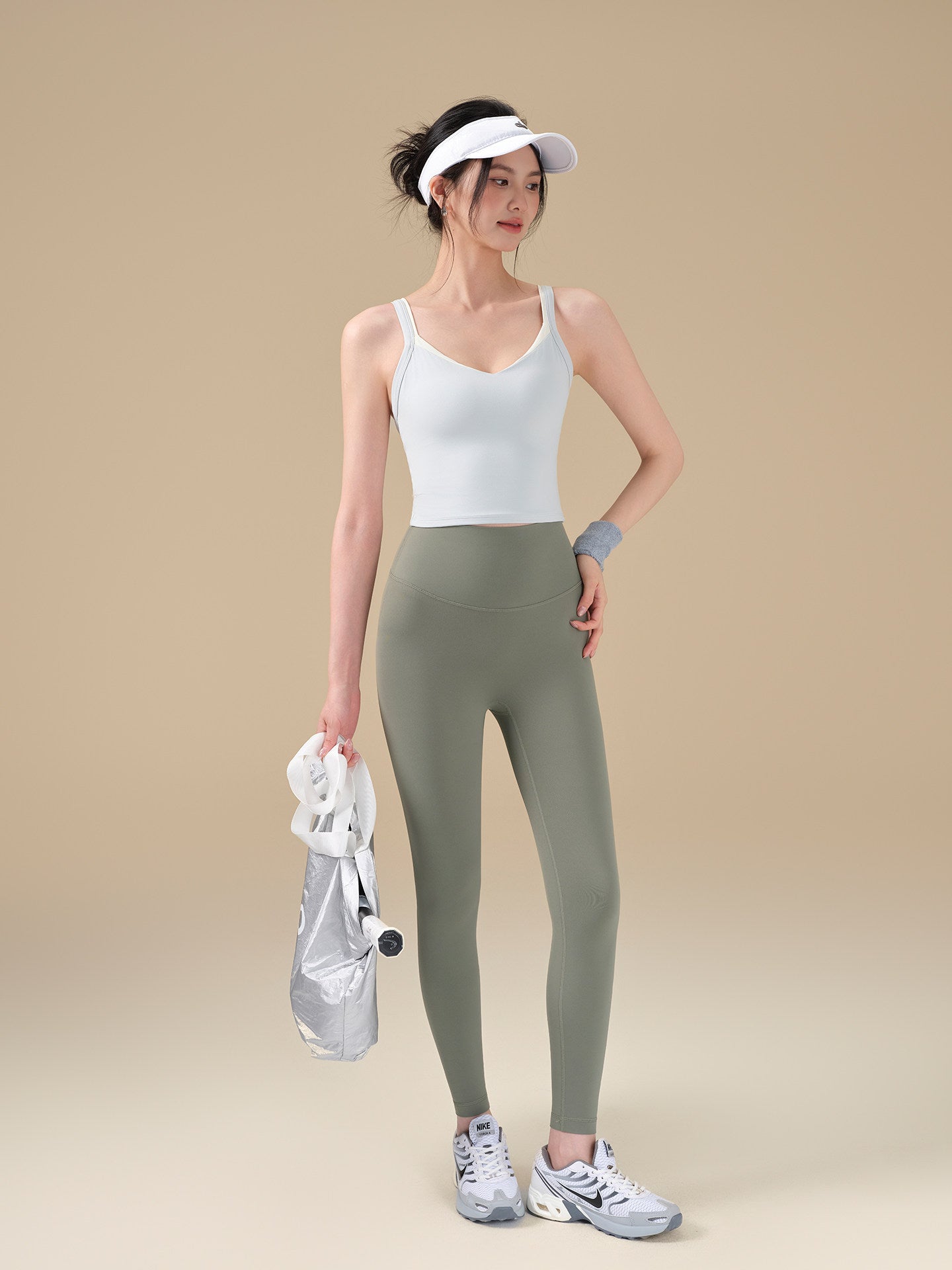 Sexy V-neck contrasting shockproof gym bra