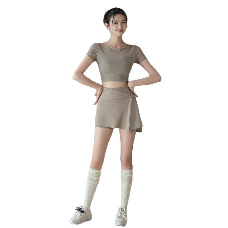 Stunning with short sleeves with chest pads