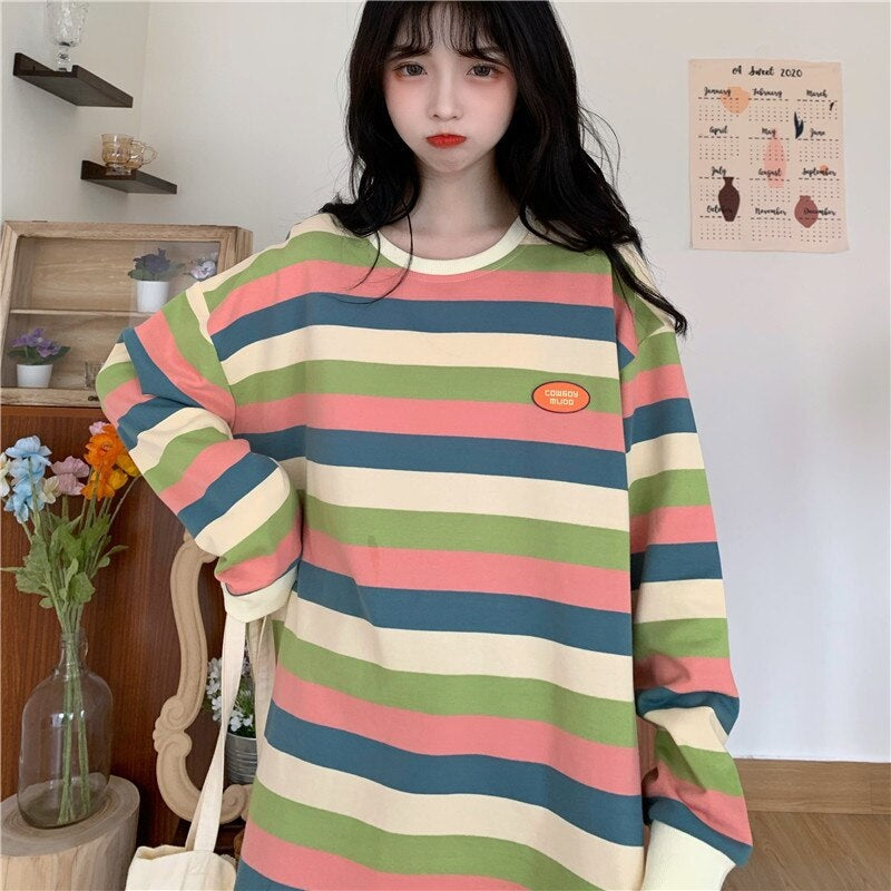 Students loose stripes sweatshirt