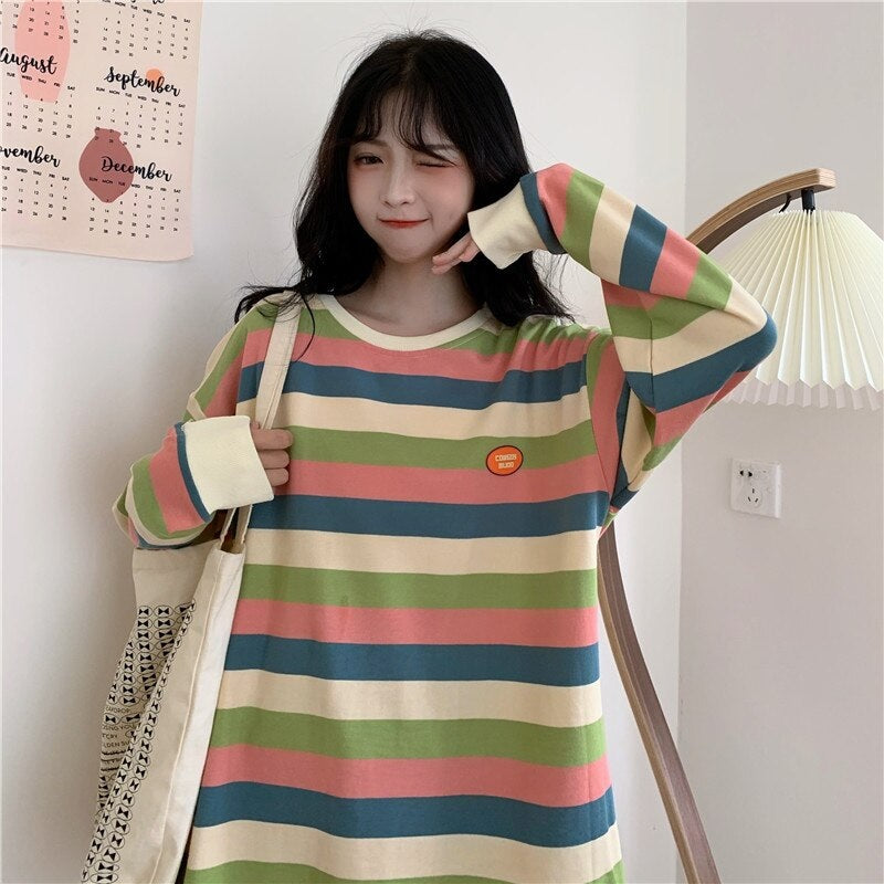 Students loose stripes sweatshirt