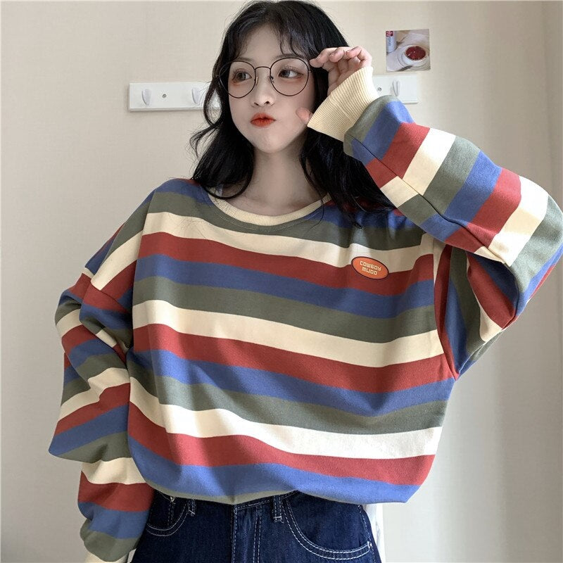 Students loose stripes sweatshirt