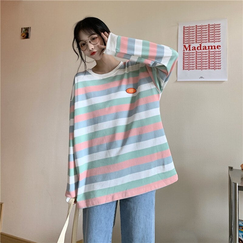 Students loose stripes sweatshirt